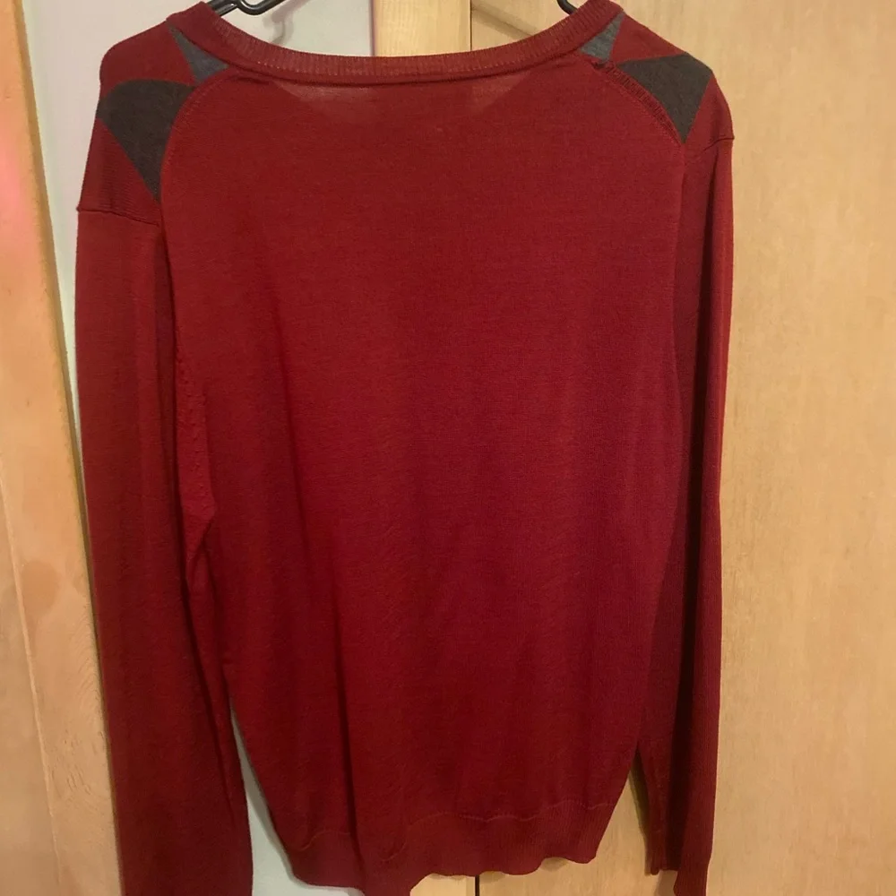 Red sweater - Picture 3 of 3